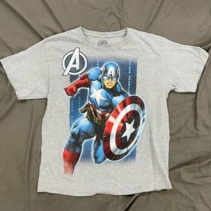 Avengers Captain America Tee Size Large (10/12)